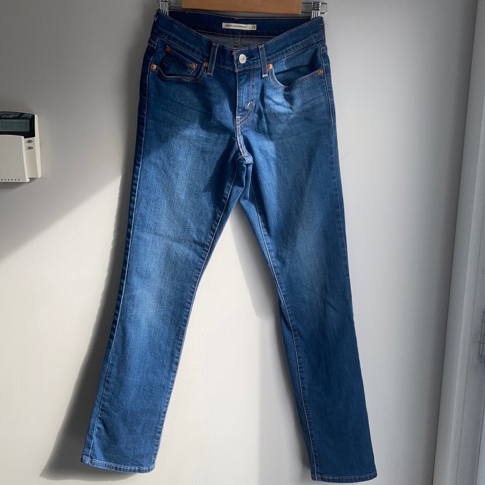 Levi’s 414 Relaxed Straight Size 25 Jeans